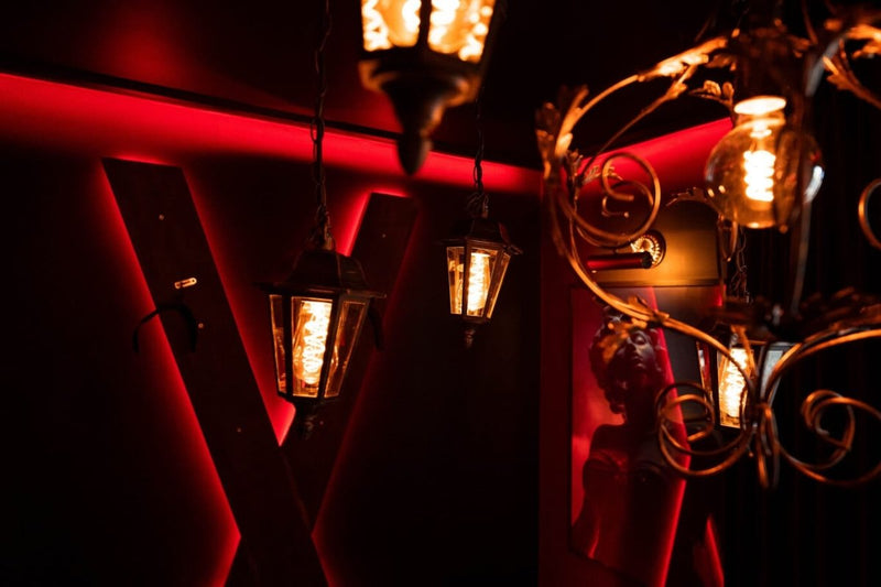 La Suite de Vénus, Love Room Jacuzzi Pièce Secrète - Love’nSpa - weekend en amoureux, love rooms avec spa ou jacuzzi privatif3 de La Suite de Vénus, Love Room Jacuzzi Pièce Secrète
