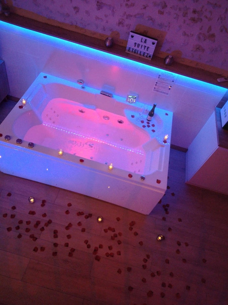 La Suite Etoilée - Love’nSpa - weekend en amoureux, love rooms avec spa ou jacuzzi privatif1 de La Suite Etoilée
