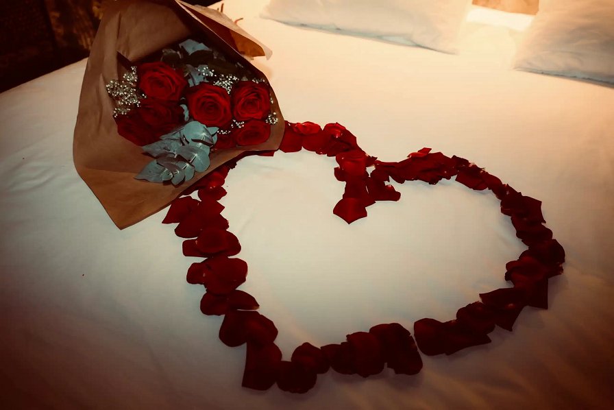 La Suite Étoilée - Love’nSpa - weekend en amoureux, love rooms avec spa ou jacuzzi privatif9 de La Suite Étoilée
