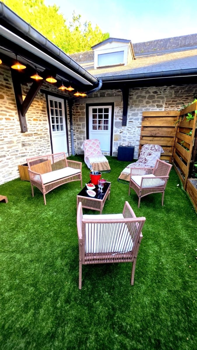 La Suite Obsidienne - Love’nSpa - weekend en amoureux, love rooms avec spa ou jacuzzi privatif3 de La Suite Obsidienne
