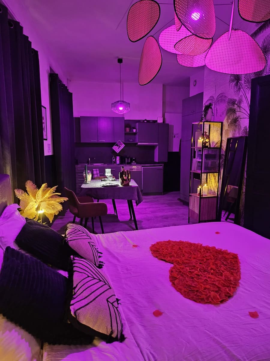 La Suite Passion - Love’nSpa - weekend en amoureux, love rooms avec spa ou jacuzzi privatif16 de La Suite Passion
