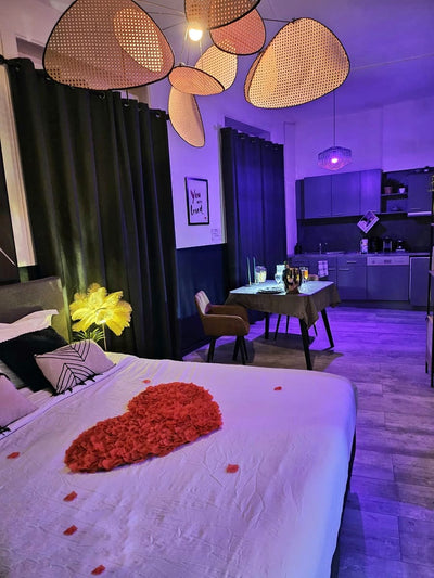 La Suite Passion - Love’nSpa - weekend en amoureux, love rooms avec spa ou jacuzzi privatif