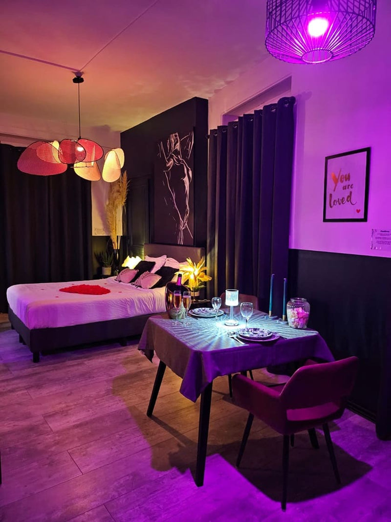 La Suite Passion - Love’nSpa - weekend en amoureux, love rooms avec spa ou jacuzzi privatif