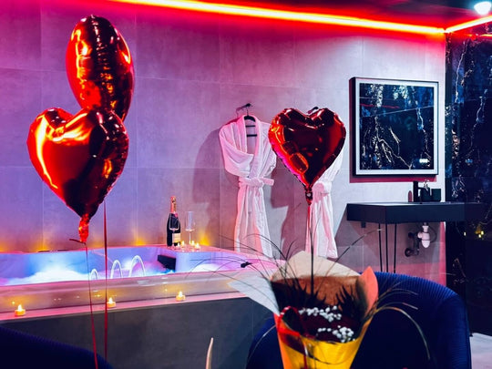 La Suite Passion - Love’nSpa - weekend en amoureux, love rooms avec spa ou jacuzzi privatif