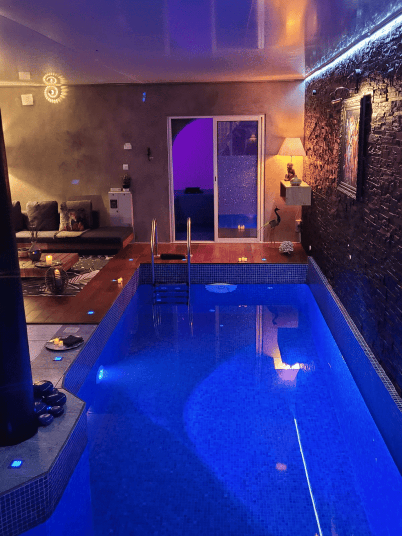 La Suite Secrète - Love’nSpa - weekend en amoureux, love rooms avec spa ou jacuzzi privatif1 de La Suite Secrète
