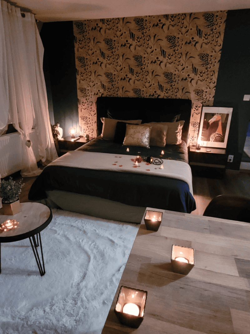 La Suite Secrète - Love’nSpa - weekend en amoureux, love rooms avec spa ou jacuzzi privatif2 de La Suite Secrète
