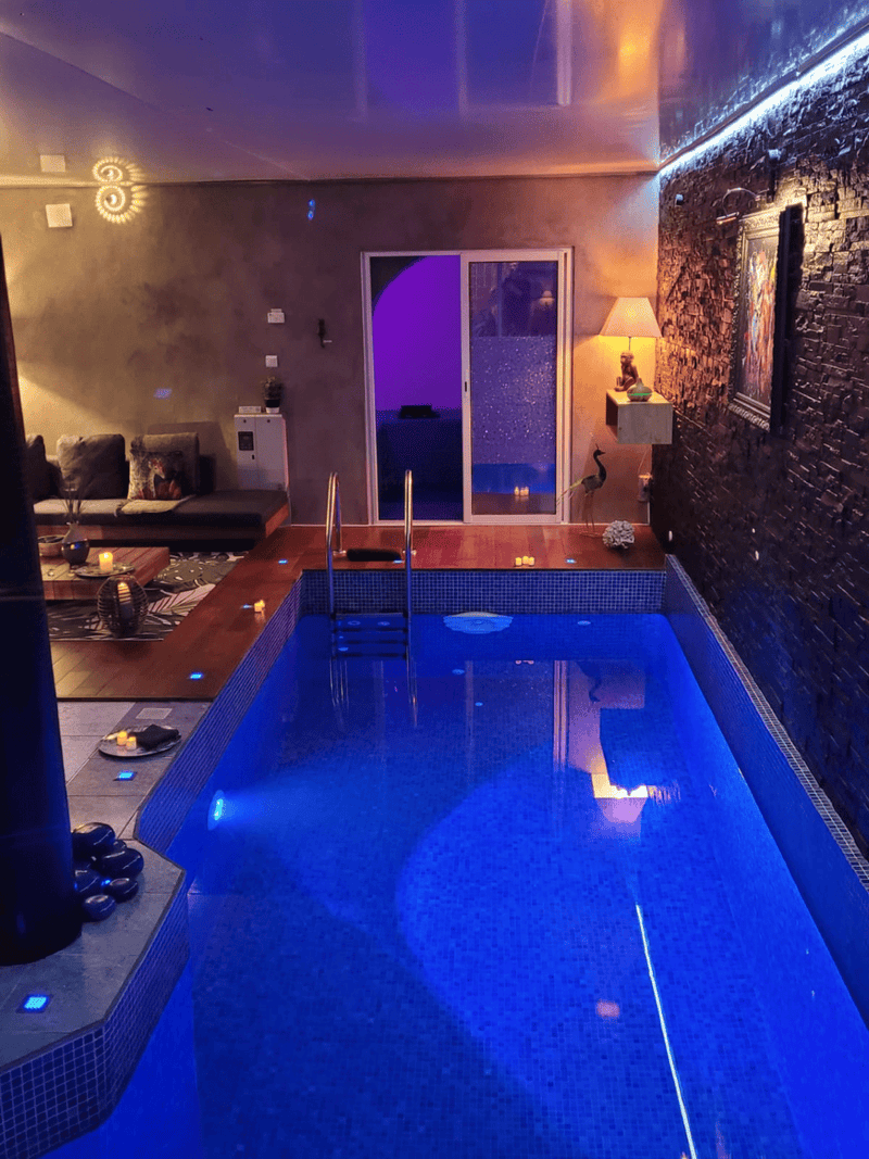 La Suite Secrète - Love’nSpa - weekend en amoureux, love rooms avec spa ou jacuzzi privatif1 de La Suite Secrète
