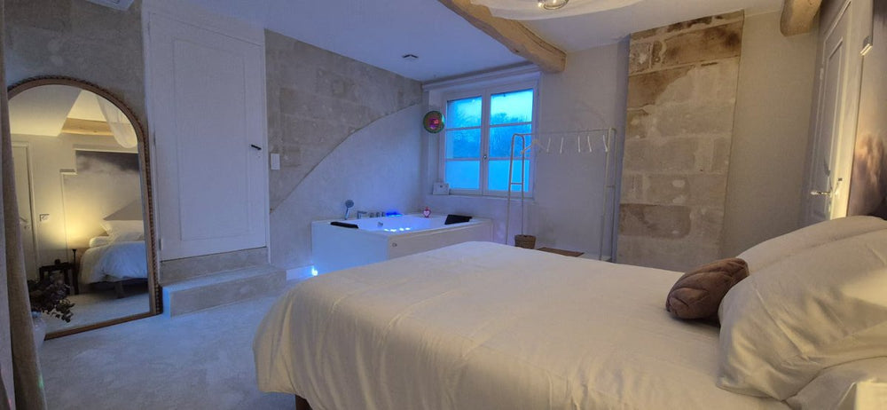 La tête dans les nuages - Love’nSpa - weekend en amoureux, love rooms avec spa ou jacuzzi privatif4 de La tête dans les nuages
