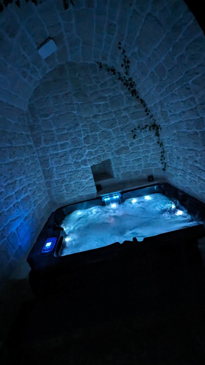 La Tour Secrète la Tour - Love’nSpa - weekend en amoureux, love rooms avec spa ou jacuzzi privatif