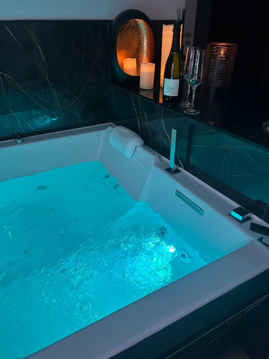 L'alcôve Clisson - Love’nSpa - weekend en amoureux, love rooms avec spa ou jacuzzi privatif