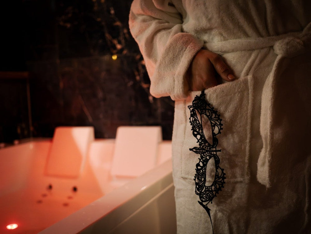 L'Antre des Désirs - Love’nSpa - weekend en amoureux, love rooms avec spa ou jacuzzi privatif14 de L'Antre des Désirs
