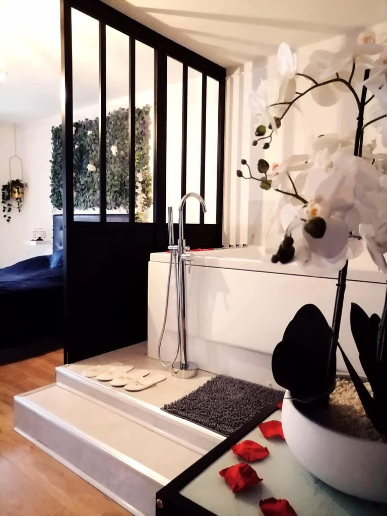 L’Atelier de Rêve - Love’nSpa - weekend en amoureux, love rooms avec spa ou jacuzzi privatif19 de L’Atelier de Rêve
