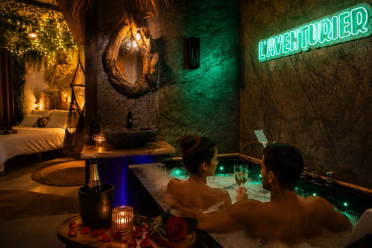 L'aventurier, la jungle - Love’nSpa - weekend en amoureux, love rooms avec spa ou jacuzzi privatif