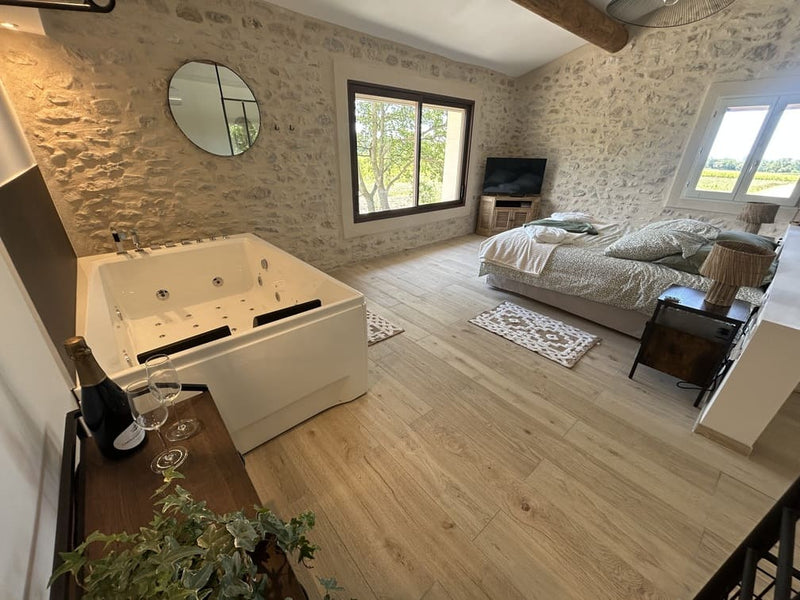 Le Cabanon Douillet - Love’nSpa - weekend en amoureux, love rooms avec spa ou jacuzzi privatif3 de Le Cabanon Douillet

