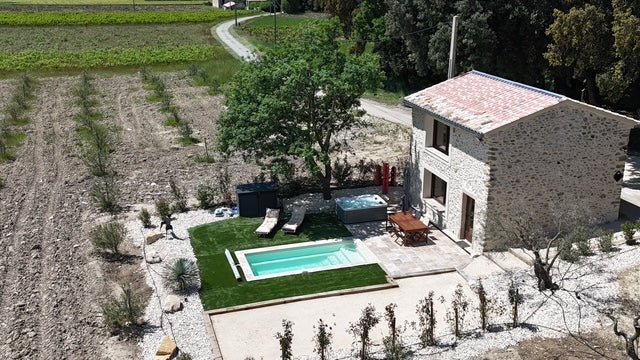 Le Cabanon Douillet - Love’nSpa - weekend en amoureux, love rooms avec spa ou jacuzzi privatif6 de Le Cabanon Douillet
