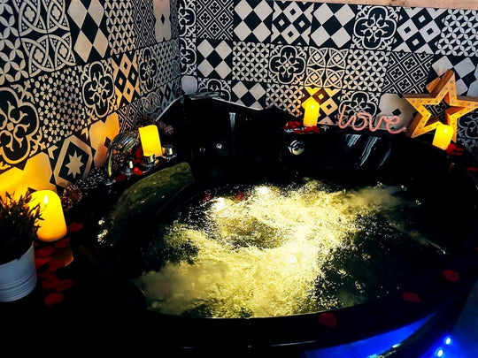 Le Chalet Romantique Spa & Ciné Privé - Love’nSpa - weekend en amoureux, love rooms avec spa ou jacuzzi privatif