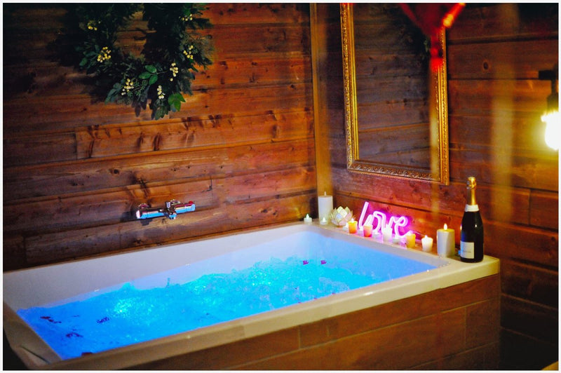 Le Chalet Romantique Spa XXL & Cinéma Privé - Love’nSpa - weekend en amoureux, love rooms avec spa ou jacuzzi privatif1 de Le Chalet Romantique Spa XXL & Cinéma Privé
