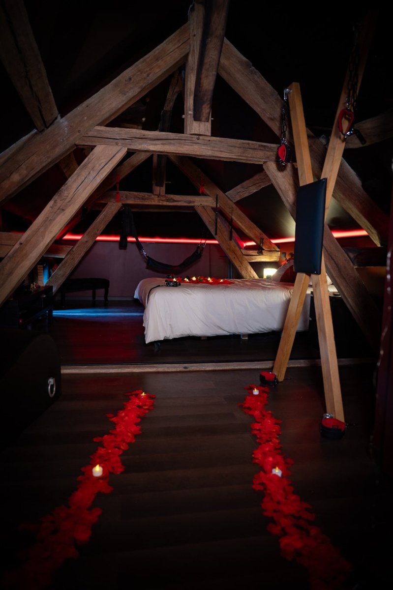 Le champ des plaisirs - Love’nSpa - weekend en amoureux, love rooms avec spa ou jacuzzi privatif2 de Le champ des plaisirs
