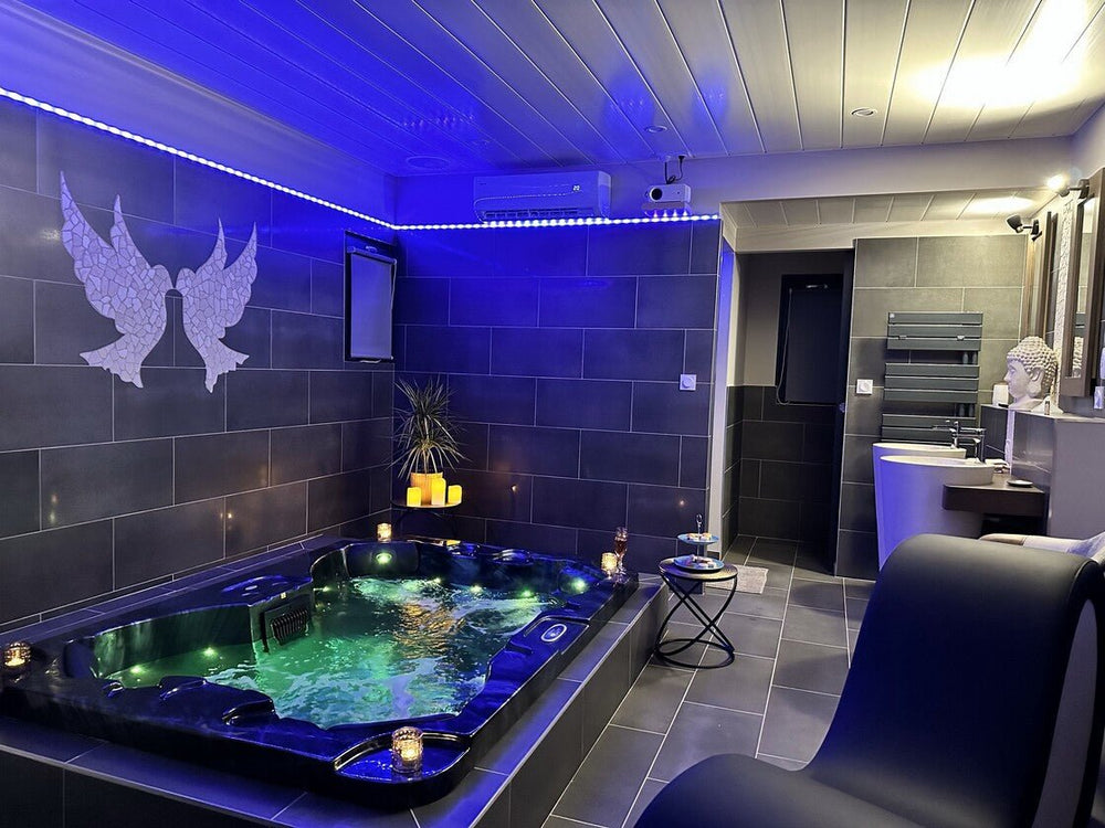 Le Colombier - Love’nSpa - weekend en amoureux, love rooms avec spa ou jacuzzi privatif8 de Le Colombier
