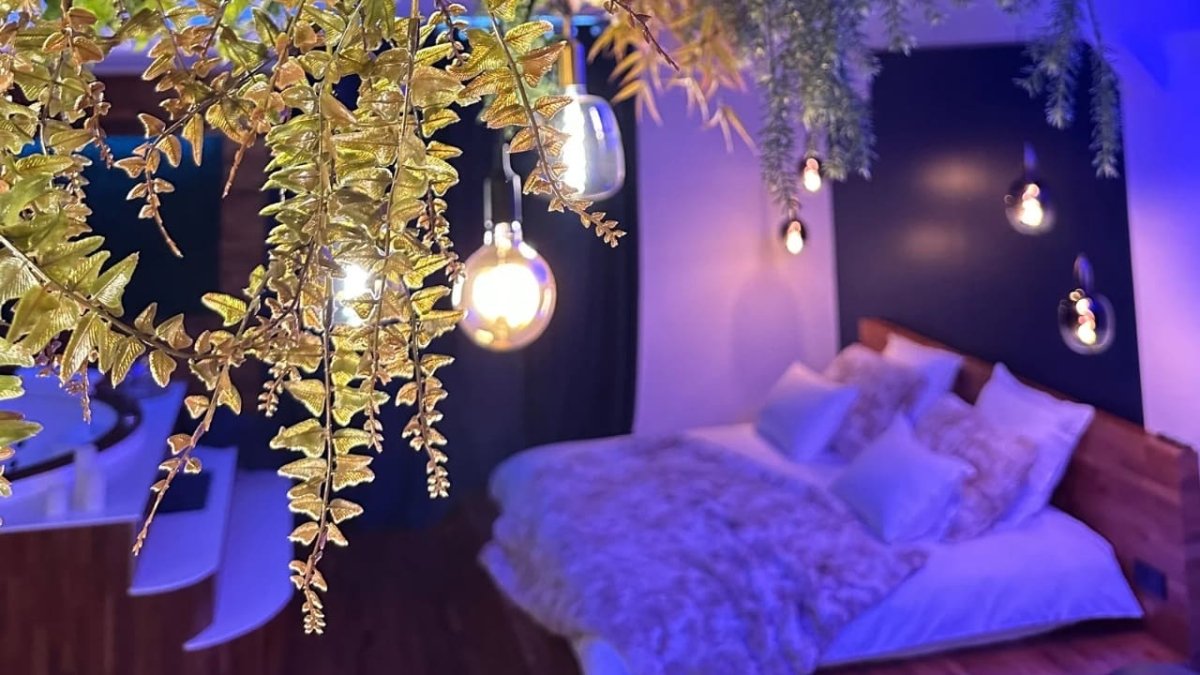 Le Double L - Love’nSpa - weekend en amoureux, love rooms avec spa ou jacuzzi privatifLe Double L
