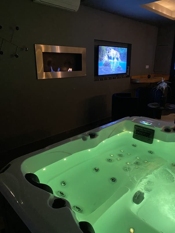 LE FRUIT DÉFENDU - Love’nSpa - weekend en amoureux, love rooms avec spa ou jacuzzi privatif4 de LE FRUIT DÉFENDU
