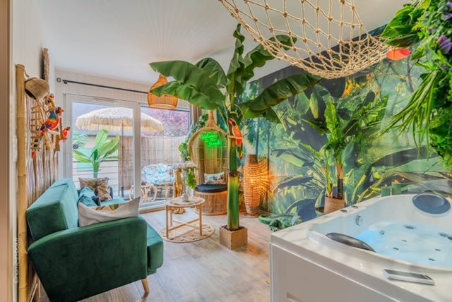 Le Lodge de la Jungle - Love’nSpa - weekend en amoureux, love rooms avec spa ou jacuzzi privatif25 de Le Lodge de la Jungle
