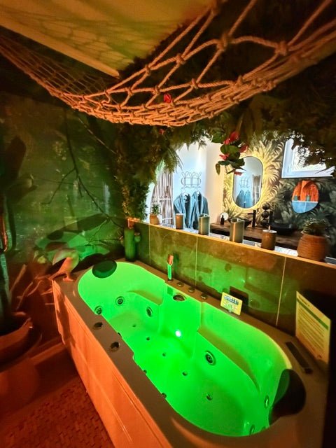 Le Lodge de la Jungle - Love’nSpa - weekend en amoureux, love rooms avec spa ou jacuzzi privatif22 de Le Lodge de la Jungle
