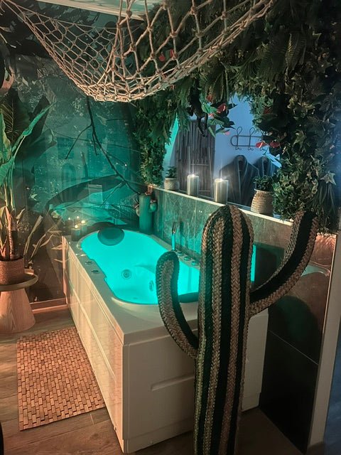 Le Lodge de la Jungle - Love’nSpa - weekend en amoureux, love rooms avec spa ou jacuzzi privatif23 de Le Lodge de la Jungle
