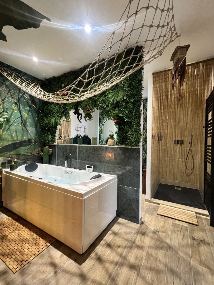 Le Lodge de la Jungle - Love’nSpa - weekend en amoureux, love rooms avec spa ou jacuzzi privatif5 de Le Lodge de la Jungle
