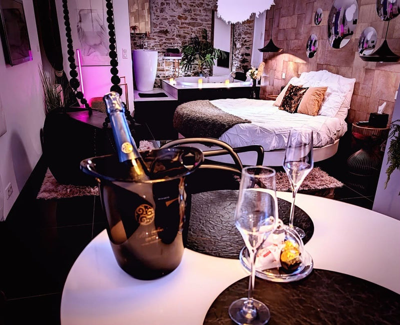 Le Lov(t) - Love’nSpa - weekend en amoureux, love rooms avec spa ou jacuzzi privatif4 de Le Lov(t)
