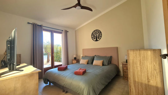 Le Mazet de la Draille - Suite La Cigale - Love’nSpa - weekend en amoureux, love rooms avec spa ou jacuzzi privatif