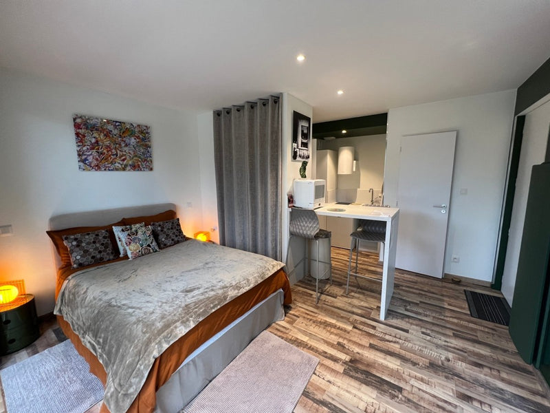 Le Pont de La Roche - La Cabane - Love’nSpa - weekend en amoureux, love rooms avec spa ou jacuzzi privatif2 de Le Pont de La Roche - La Cabane
