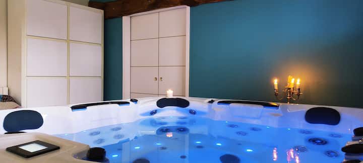 Le Presbytère - Love’nSpa - weekend en amoureux, love rooms avec spa ou jacuzzi privatif1 de Le Presbytère
