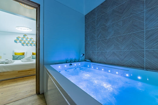 Le Romantique & Spa - Love’nSpa - weekend en amoureux, love rooms avec spa ou jacuzzi privatif