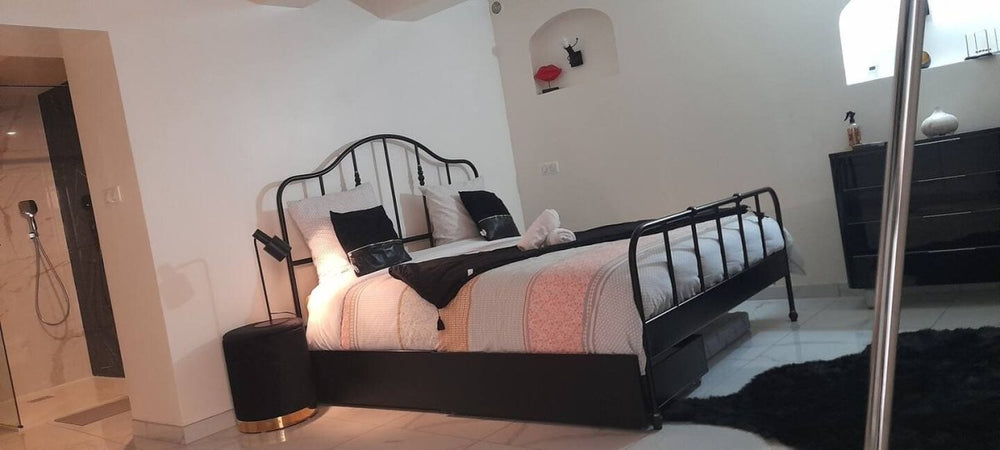 LE YADEN Jaccuzi Mucem/la Major - Love’nSpa - weekend en amoureux, love rooms avec spa ou jacuzzi privatif7 de LE YADEN Jaccuzi Mucem/la Major
