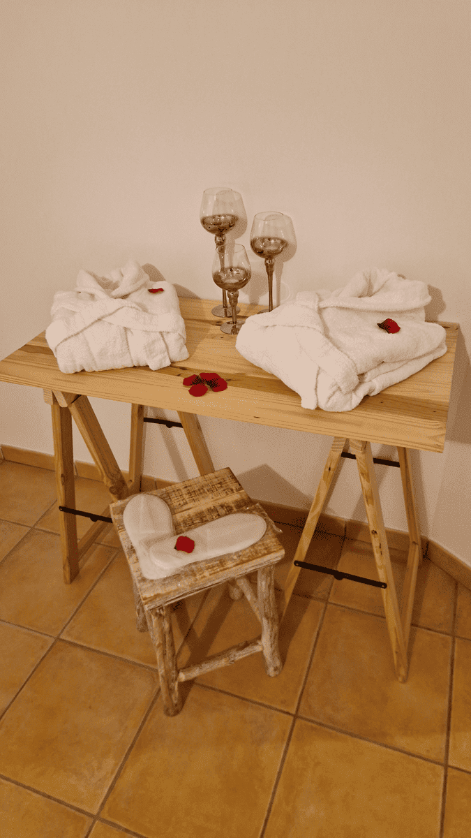 L'Ecrin d'Amour - Love’nSpa - weekend en amoureux, love rooms avec spa ou jacuzzi privatif6 de L'Ecrin d'Amour
