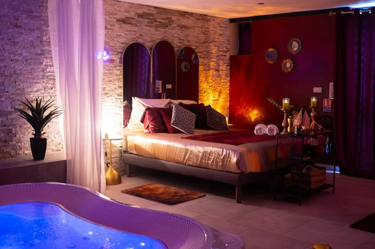 L'Écrin de Fauve - Jacuzzi XXL privatif - Love’nSpa - weekend en amoureux, love rooms avec spa ou jacuzzi privatif
