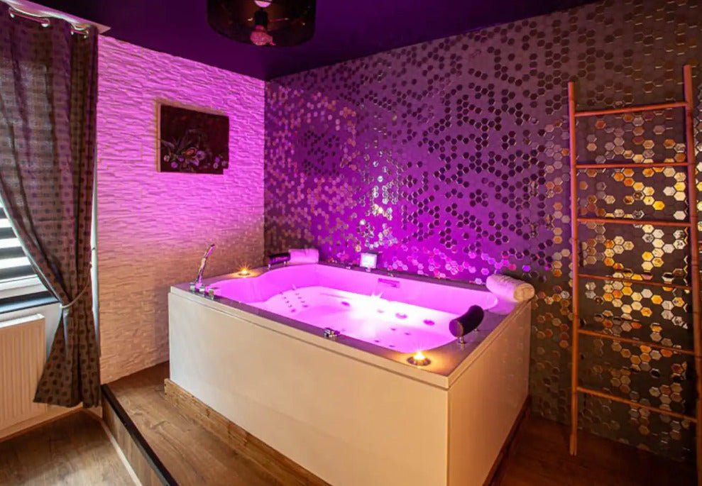 L'effusion - Love’nSpa - weekend en amoureux, love rooms avec spa ou jacuzzi privatif1 de L'effusion
