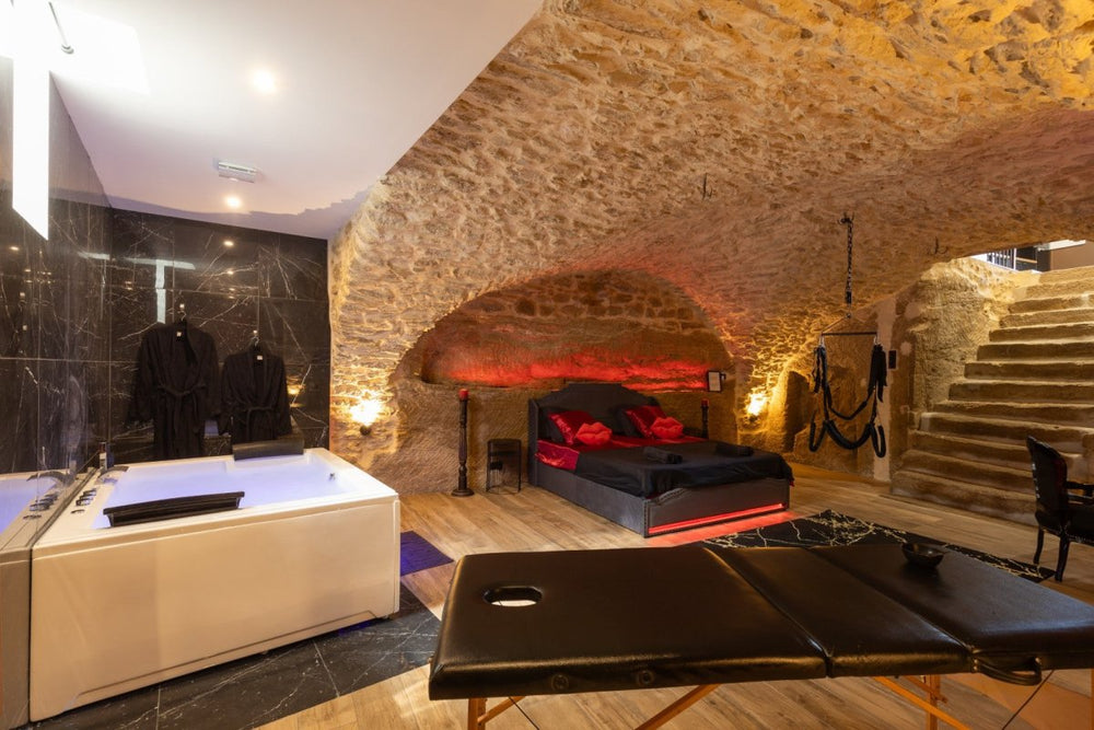 L'Envoûtée - Love’nSpa - weekend en amoureux, love rooms avec spa ou jacuzzi privatif9 de L'Envoûtée
