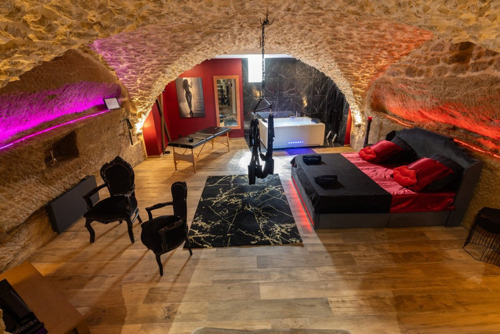 L'Envoûtée - Love’nSpa - weekend en amoureux, love rooms avec spa ou jacuzzi privatif12 de L'Envoûtée
