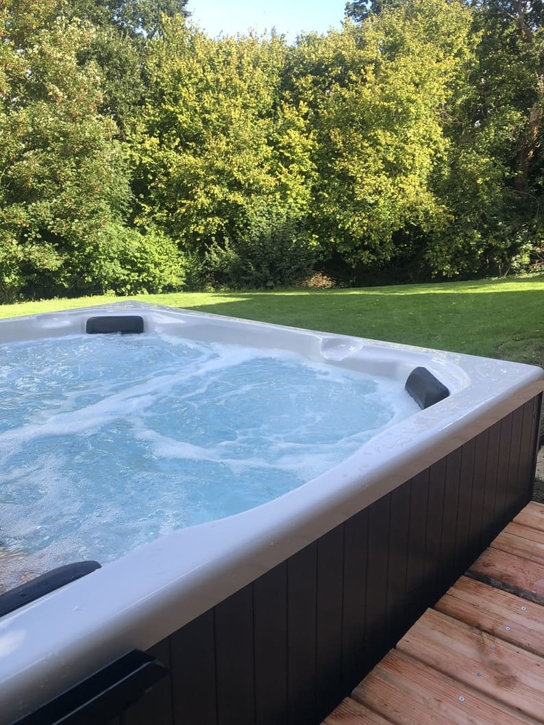 Les Ajoncs - Love’nSpa - weekend en amoureux, love rooms avec spa ou jacuzzi privatif1 de Les Ajoncs
