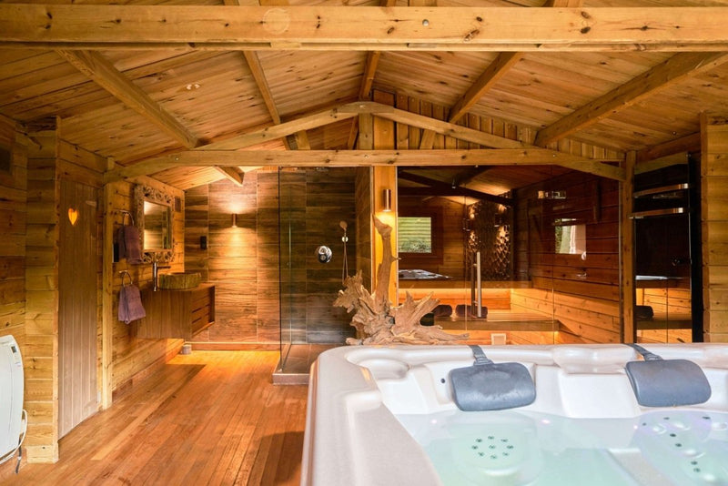 Les Cottages du Parc - Le Cottage Canadien - Love’nSpa - weekend en amoureux, love rooms avec spa ou jacuzzi privatif