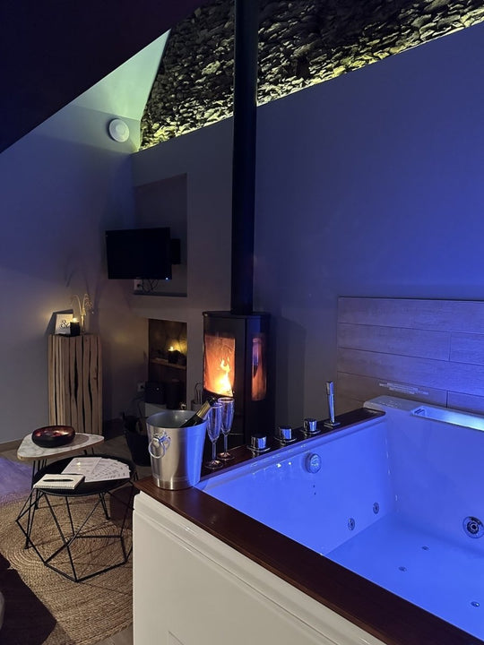 Les Échappées Romantiques - La Petite Maison - Love’nSpa - weekend en amoureux, love rooms avec spa ou jacuzzi privatif