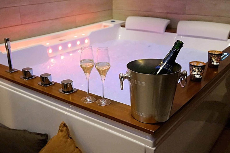 Les Échappées Romantiques - La Petite Maison - Love’nSpa - weekend en amoureux, love rooms avec spa ou jacuzzi privatif4 de Les Échappées Romantiques- La Petite Maison
