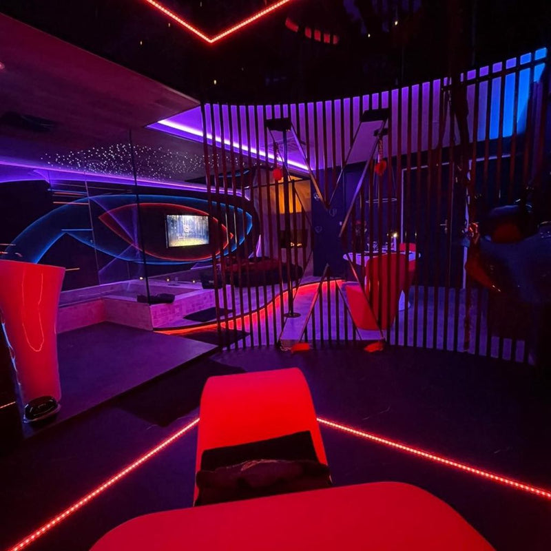 Les Secrets Rooms L'EVASION DES DESIRS - Love’nSpa - weekend en amoureux, love rooms avec spa ou jacuzzi privatif2 de Les Secrets Rooms L'EVASION DES DESIRS
