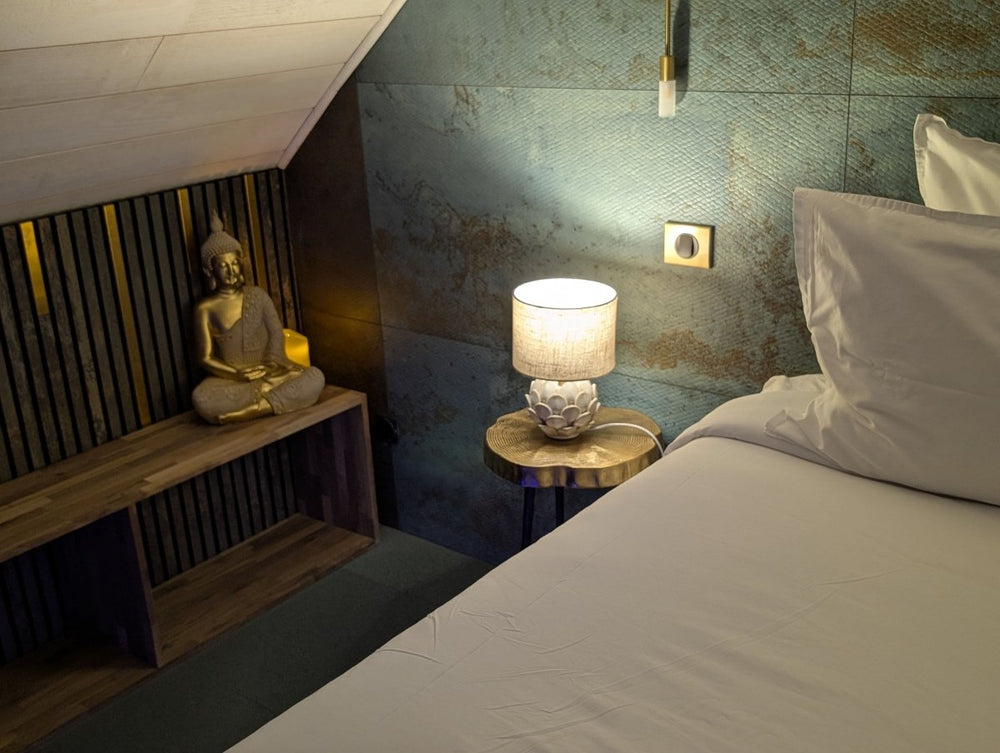 Les Suites du Bouddha Bleu - Ananda Duplex - Love’nSpa - weekend en amoureux, love rooms avec spa ou jacuzzi privatif7 de Les Suites du Bouddha Bleu - Ananda Duplex
