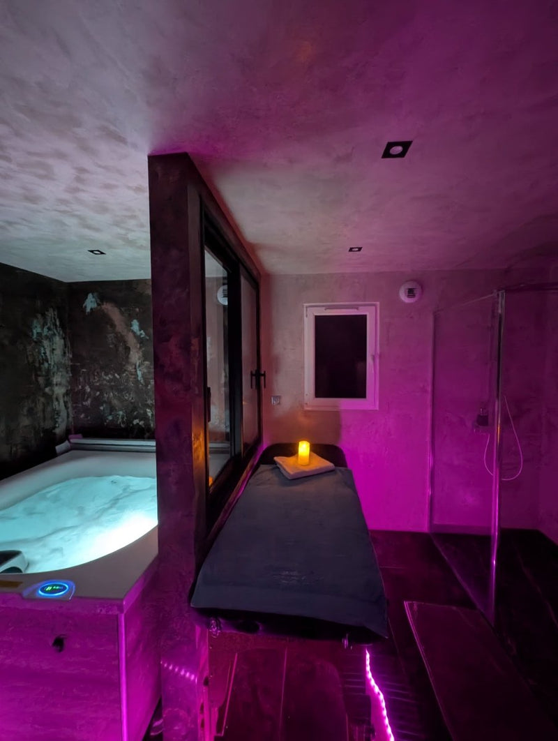 Les Suites du Bouddha Bleu - Ananda Duplex - Love’nSpa - weekend en amoureux, love rooms avec spa ou jacuzzi privatif4 de Les Suites du Bouddha Bleu - Ananda Duplex
