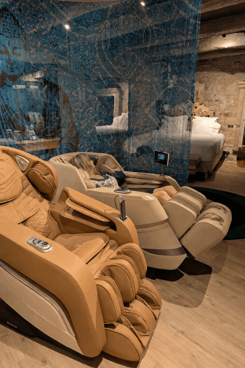 Les Suites du Bouddha Bleu - La Suite Samadhi - Love’nSpa - weekend en amoureux, love rooms avec spa ou jacuzzi privatif20 de Les Suites du Bouddha Bleu - La Suite Samadhi
