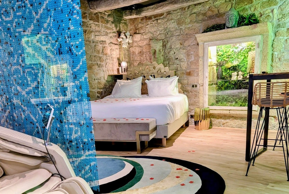 Les Suites du Bouddha Bleu - La Suite Samadhi - Love’nSpa - weekend en amoureux, love rooms avec spa ou jacuzzi privatif11 de Les Suites du Bouddha Bleu - La Suite Samadhi
