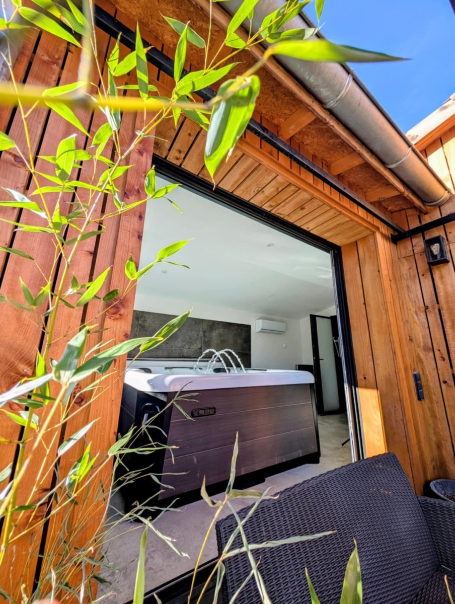 L'Escapade Amoureuse Ardéchoise Bis - Love’nSpa - weekend en amoureux, love rooms avec spa ou jacuzzi privatif6 de The Ardèche Romantic Getaway Encore
